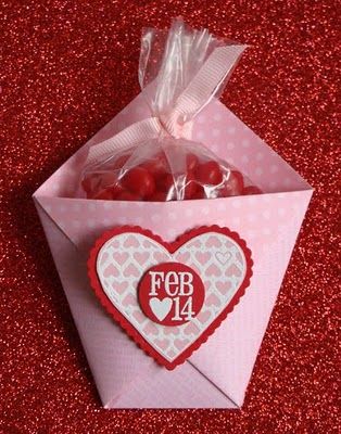 Tutorial for Valentine Pouch - make it for any holiday or as a party favor!